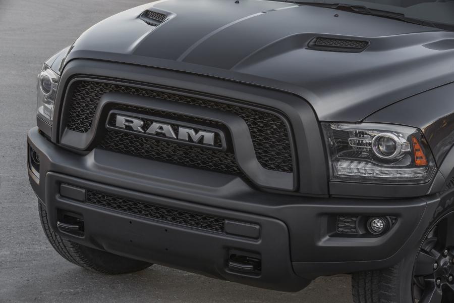 Детали экстерьера Ram 1500 Classic Warlock Crew Cab (DS) 2019 года  (фото 2 из 12)